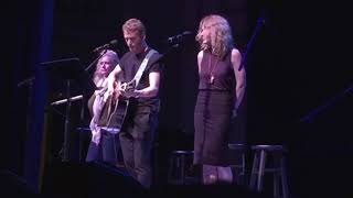 Teddy Thompson w/ Shelby Lynne &amp; Allison Moorer &quot;I Shall Be Released&quot;  (Nashville 12 September 2017)