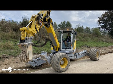Menzi Muck na dálnici D1 / Menzi Muck on the D1 motorway / STAVOPLAST KL