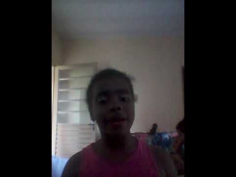 Cantando uma música da Mc Duda e da Solange Almeida seu jeito