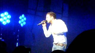 Matt Cardle - Walking On Water (Live in Cambridge)