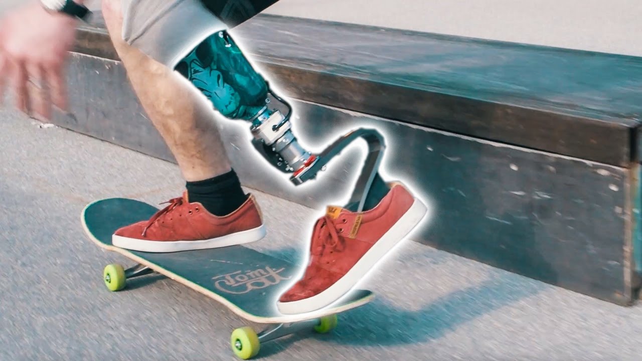 Thomas Winkler patinando con su nueva prótesis