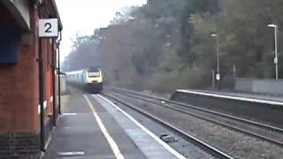 preview picture of video 'First Great Western HST and DMU, Goring & Streatley'