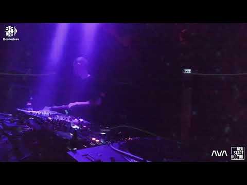 AVA CLUB /Borderless: Javier Anxiety