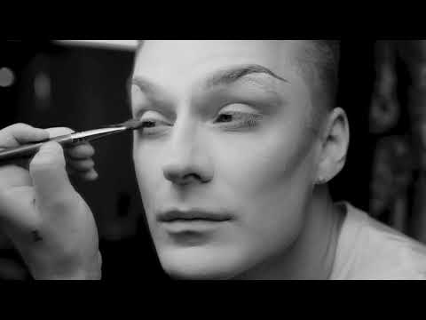 Roman Hampacher - Roman Hampacher - Zkus v mých stopách kráčet