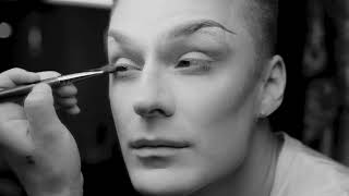 Roman Hampacher - Zkus v mých stopách kráčet