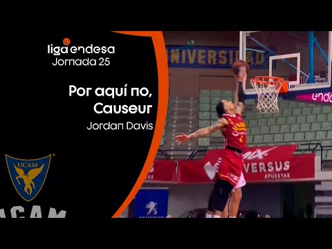 Taponazo de Jordan Davis a Causeur
