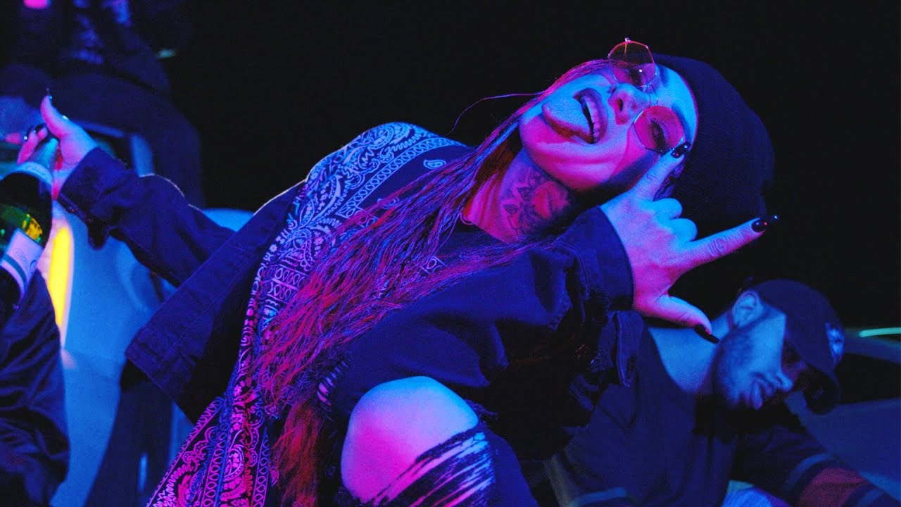 Snow Tha Product ft. Alemán — Dale Gas