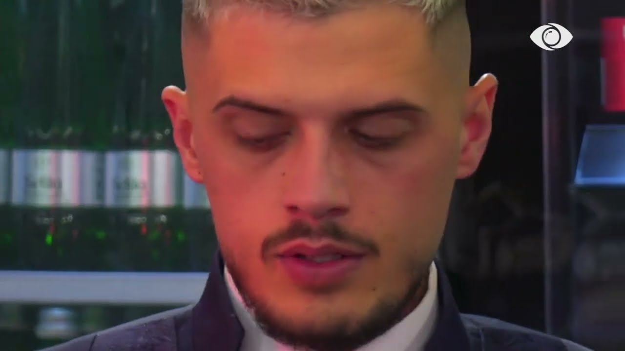 Bardhi përlotet për daljen e Sarës, banorët i qëndrojnë pranë: Është normale të ndihesh kështu