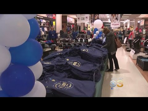 Dick's Sporting Goods Opens Early To Sell  Villanova Championship Gear