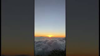 Download lagu Sunset di Gunung Lawu (Lautan Awan) mp3 Download lagu Sunset di Gunung Lawu (Lautan Awan) mp3