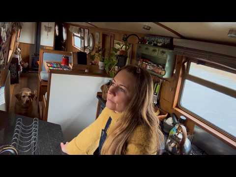 What's Holding Us Here? I Have to Turn My Narrowboat Around #273