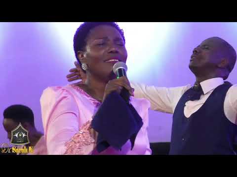 Dr Sarah K & Shachah Team - Hakuna Mungu Kama Wewe