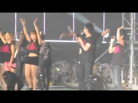 (fancam)110904 Donghae Yunho Selca n Jumping all-the-way @ SMTownTokyo