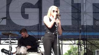 PVRIS - Mirrors Live in The Woodlands / Houston, Texas at Buzzfest 2017