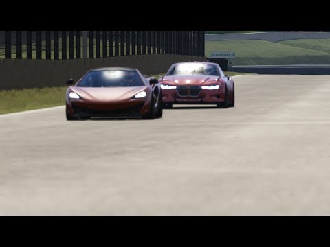 McLaren 600LT vs BMW 3.0 CSL Hommage at Interlagos
