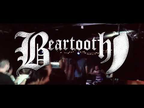BEARTOOTH - 'I Have A Problem' (Live at Sneaky Dee's)