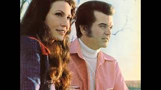 Conway Twitty &amp; Loretta Lynn - Love&#39;s Not Where Love Should Be