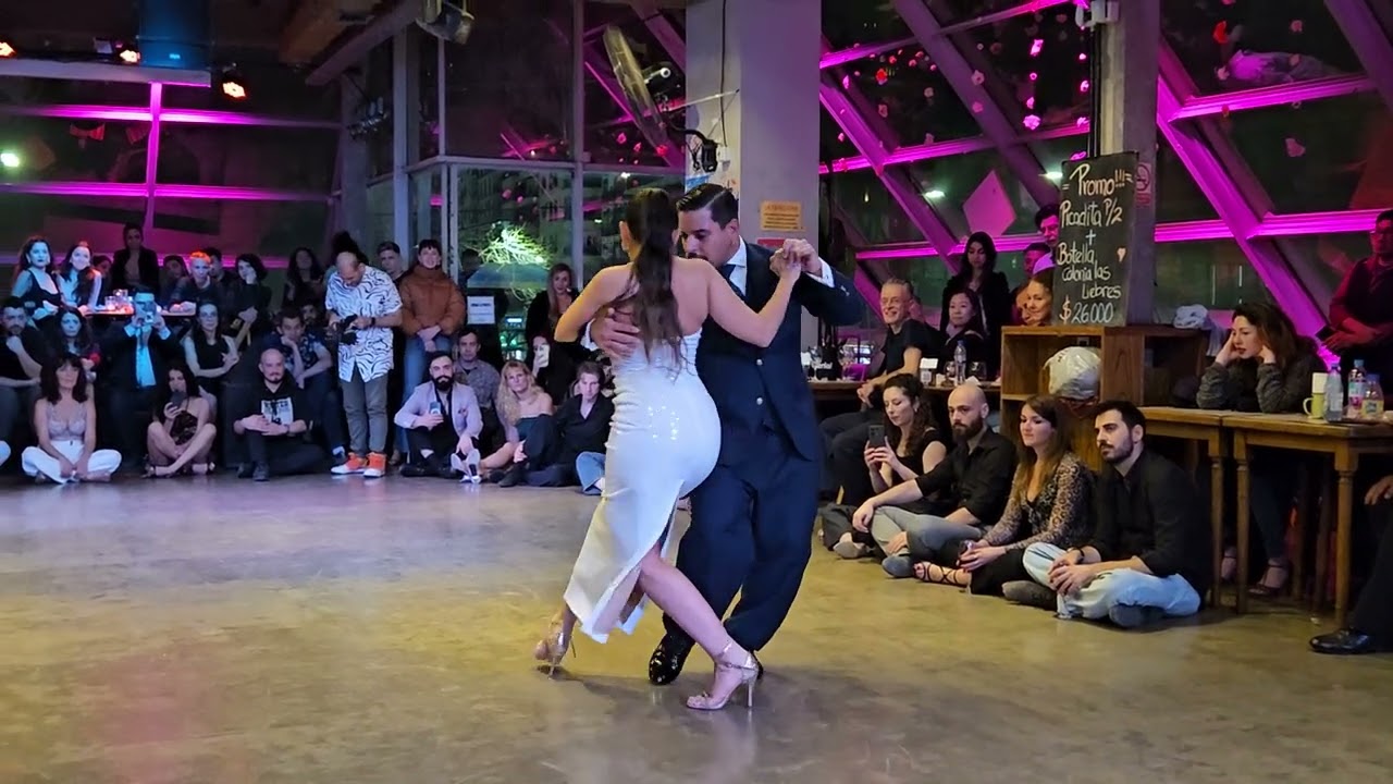 Video thumbnail for Fatima Caracoch & Brenno Marques at Muy Martes (3 of 4)