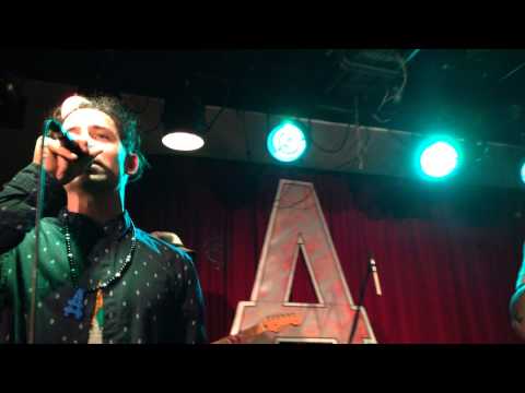 Atomic Spliff and The Rebel Dubz - Run Away (live)