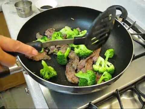 HOW TO MAKE BEEF WITH BROCCOLI - Chinese Style - Fast...
