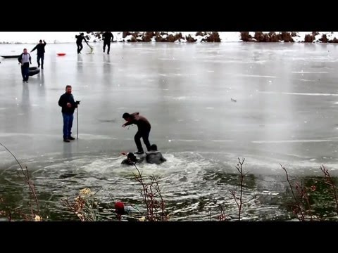Wetter auf Kamera festgehalten: Rettung auf dünnem Eis