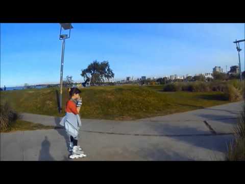 Las chicas en el Paseo Vito Dumas