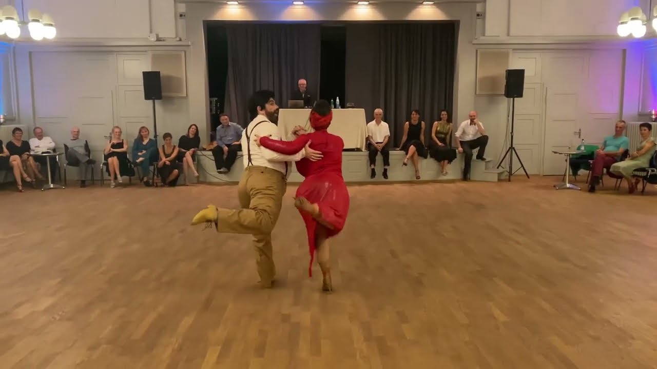 Julia Urruty & Claudio González - El Torito