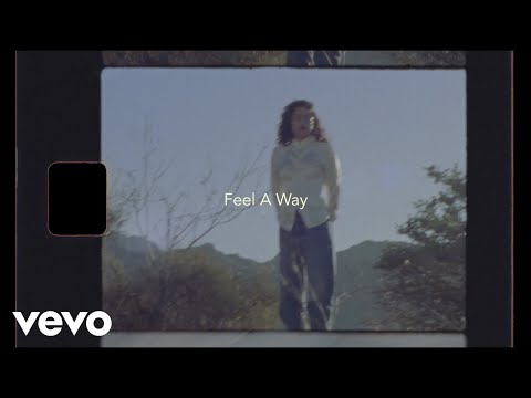 Kiana Ledé - Feel A Way. (Lyric Video)