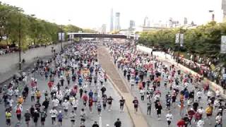 preview picture of video 'Chicago Marathon 2009 pt. 1'