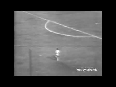 Santos 9 x 2 Bahia - 10/10/1968 - Pelé gol