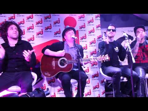 Fall Out Boy - The phoenix & Sugar We're Going Down - Live acoustic @ Orléans - Infrared 04 04 13