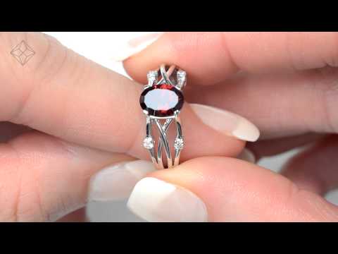 E5933 - Gorgeous 1.37ct Garnet 0.07ct Diamond and 9K White Gold Ring