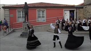 preview picture of video 'I Encuentro de música tradicional y baile de Pobra do Caramiñal parte segunda.'