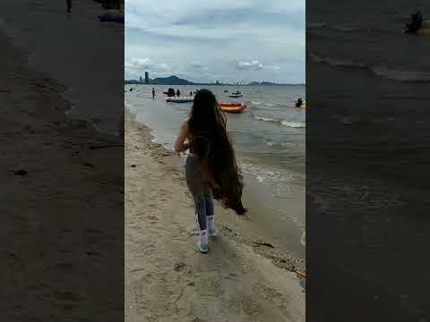 Bang Saen 🌅🐚 #beautifulhair #longhair #rapunzel