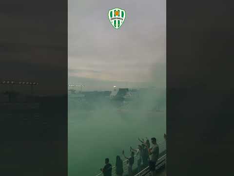 "Recibimiento de equipo del Taladro - Fecha 12 Torneo Clausura 2025 - #Banfield 1 - #Racing 3" Barra: La Banda del Sur &bull; Club: Banfield