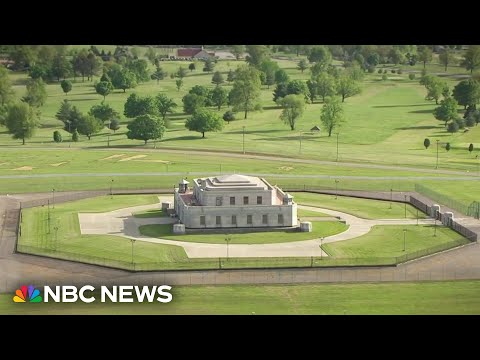 How a conspiracy theory on missing gold at Fort Knox spread to the White House