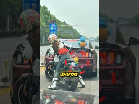 ELA COLOCOU UM DISPOSITIVO DE BOLHAS NA MOTO E O TRÂNSITO VIROU UM CAOS! 😱🫧