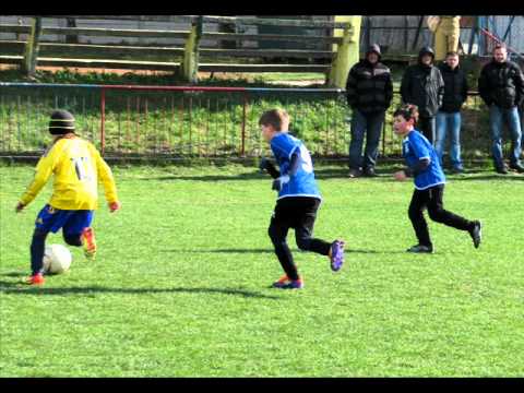 Aprílový turnaj prípraviek U9, ŠK Vrakuňa Bratislava 1.4.2012.wmv