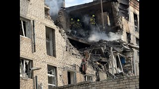 Полиция фиксирует последствия вражеской атаки на Николаев (фото, видео)