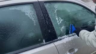 Wideo: Auto skute lodem w czwartkowy poranek