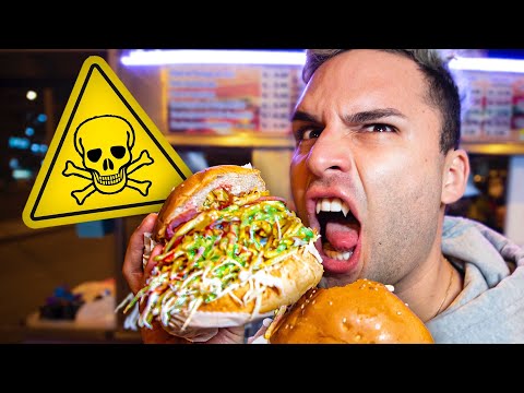 EATING AT AUNT POISON'S!! Street Food in Peru!