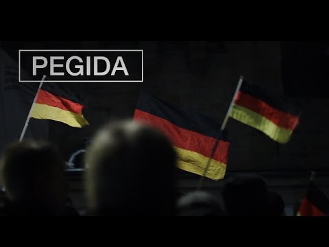PEGIDA Montagsdemonstration in Dresden - 01.12.2014