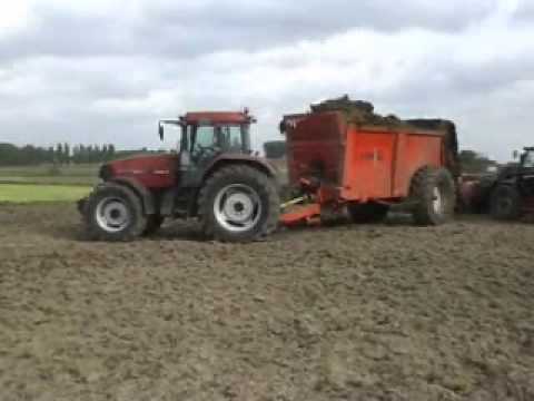 Demarez: Stalmest laden en spreiden.