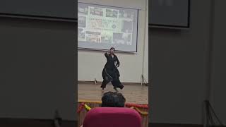 Download lagu New Punjabi Suit Vibe 😍💃| Bhangra look #punjabilook #shorts #dance mp3