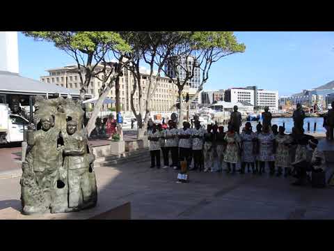 ЮАР. Кейптаун. Уличное представление.