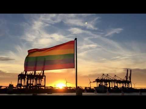 Hamburg zeigt Flagge