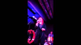 Kate Pierson - Pulls You Under