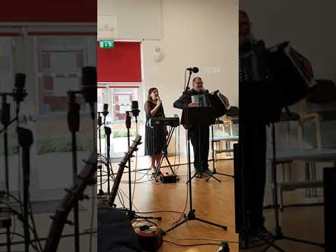 Fratele Daniel Hirtie si fica lui Ema