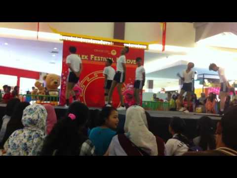 Boyfriend cover gfriend me gusta tu,hot debut 2nd place @dancecover imlek gcm