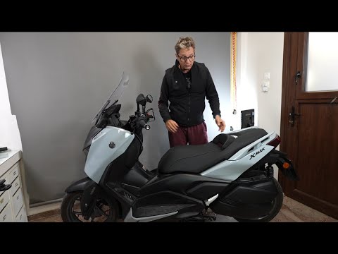 8.000km review - 2025 YAMAHA XMAX 300 TECH MAX - 